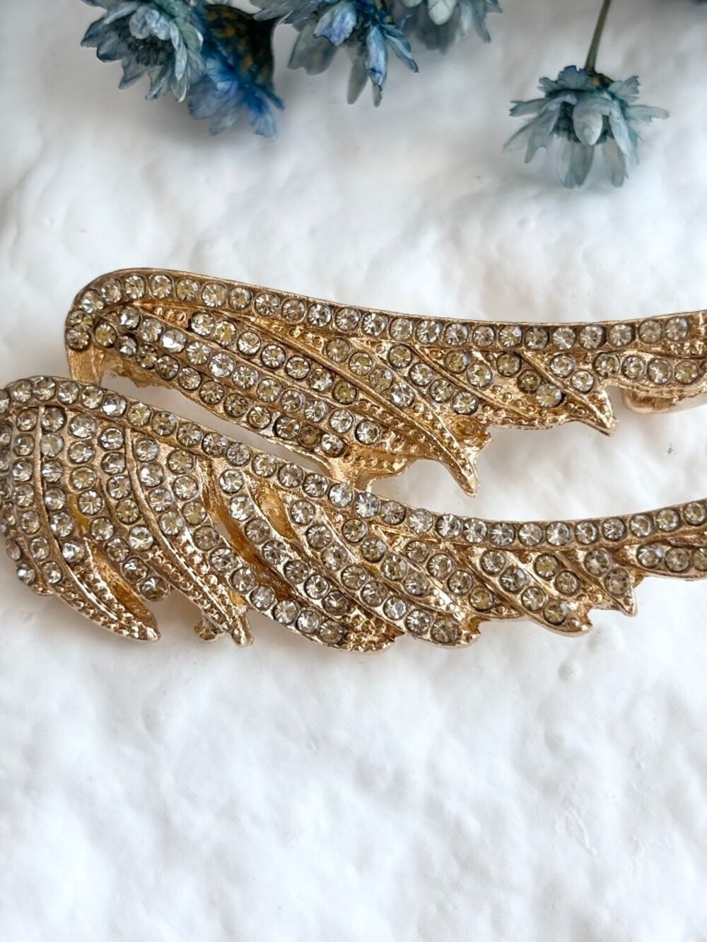 Double Angel Wing Gold Toned Rhinestone Textured Vintage Inspried Brooch Pin - Picture 2 of 11